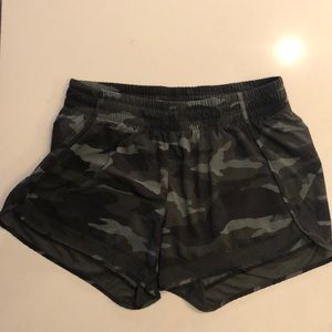 Camo Athlete Mesh Racer Run Short 4"